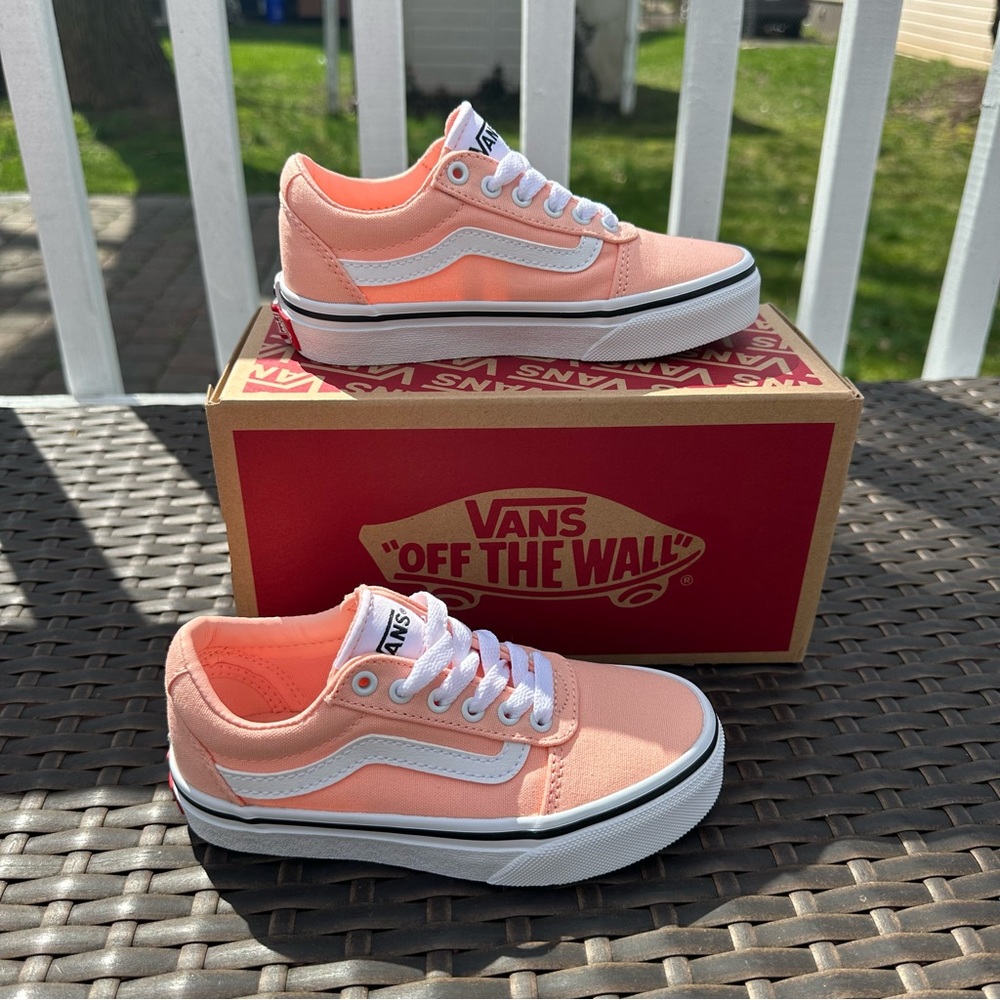 Vans Ward Low Top Sneakers, Kids Size 11, 12, 13 Toddler, Tropical Peach, New